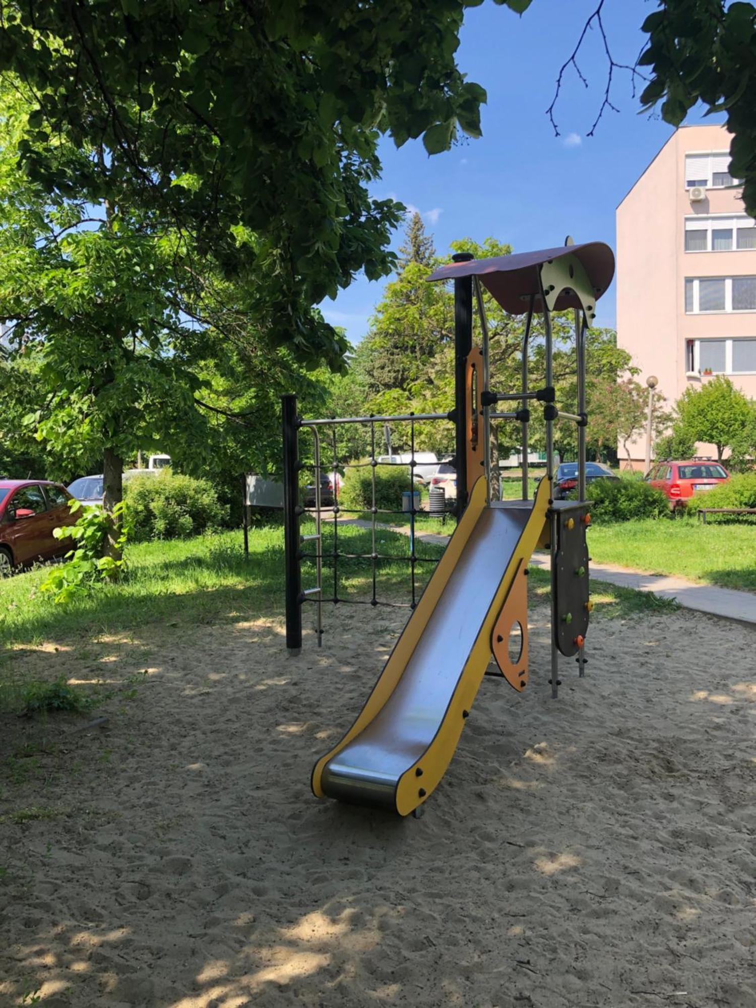Juti Apartman Егер Екстериор снимка